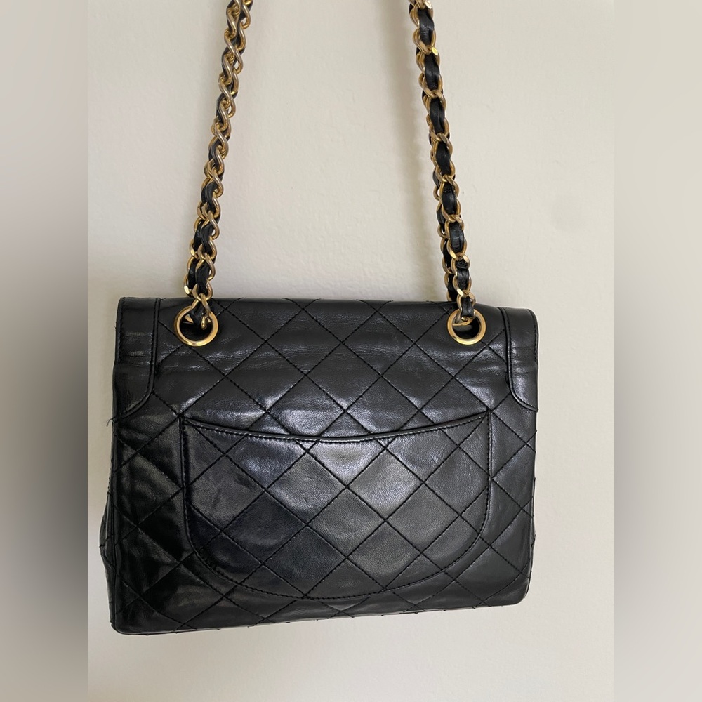 CHANEL Black Vintage Double Flap Lambskin Bag with Gold Chain - Picture 4 of 17